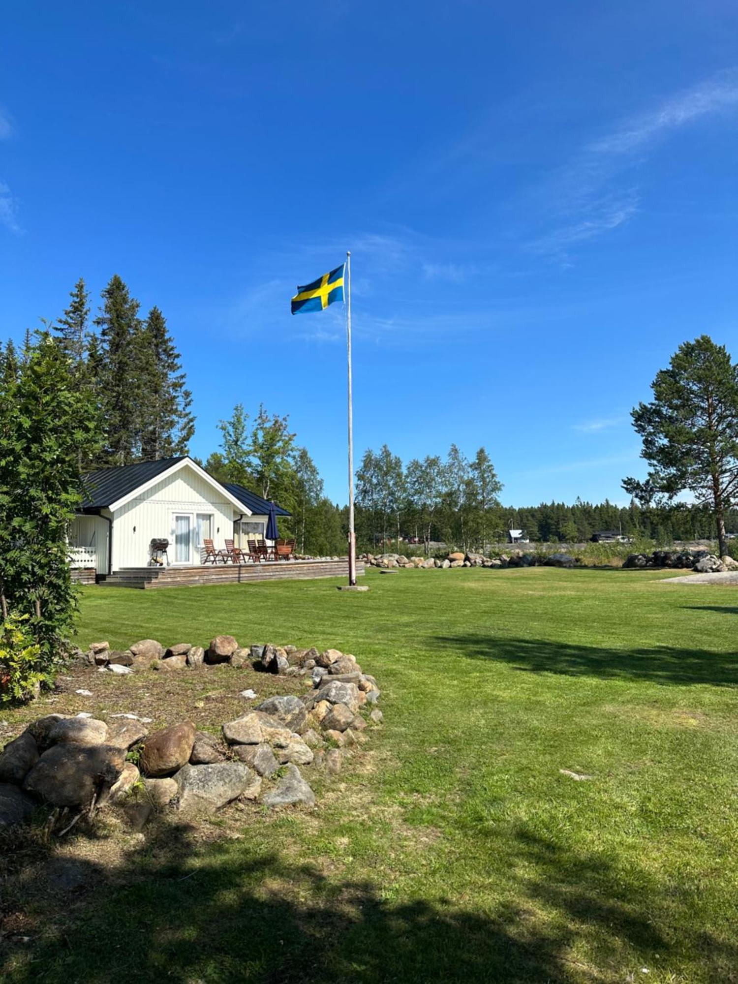 Stuga Med Havsutsikt Robertsfors Kültér fotó